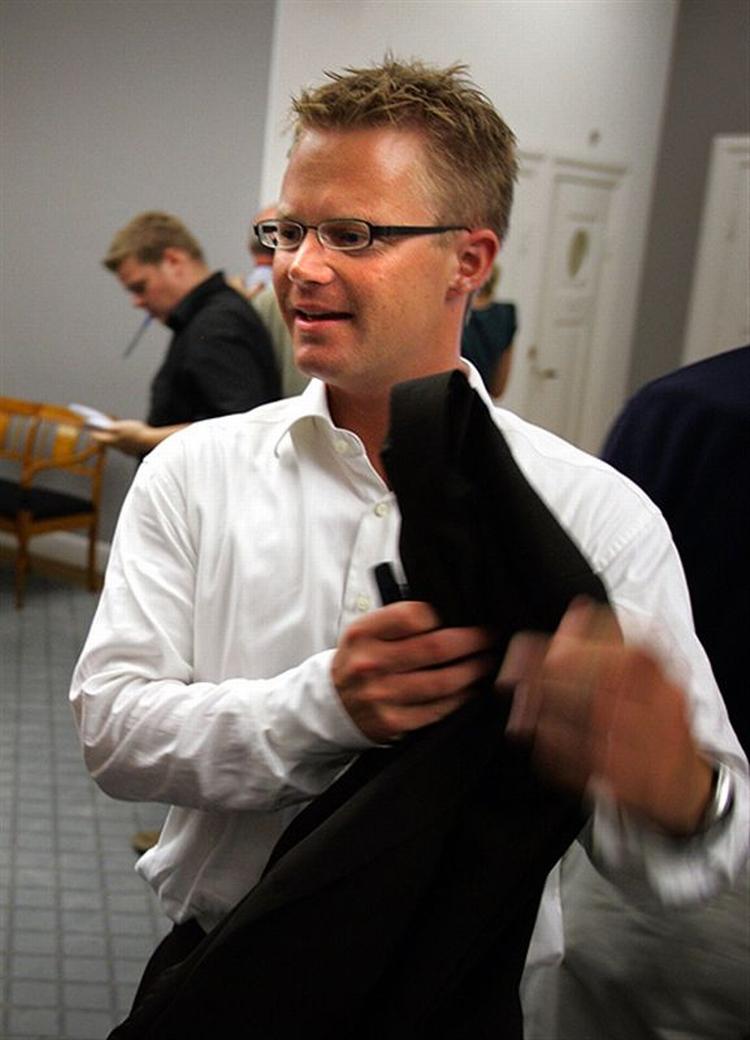 Jeppe Kofod før et møde i Udenrigspolitisk Nævn i 2006. Han bør kunne fortsætte sin karriere, mener hans kredsformand på Bornholm. 