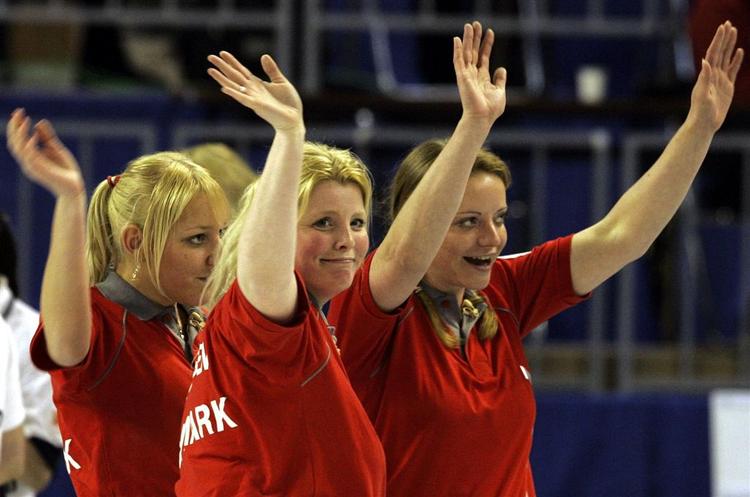 For et år siden blev det til sølv ved VM i Japan for Denise Dupont, Angelina Jensen og reserven Ane Hansen, der i de sidste kampe afløste Camilla Jensen. Arkivfoto. 
