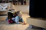 Børn kan gå tidligere i puberteten, hvis de ser for meget tv, viser ny undersøgelse. 