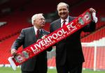De to amerikanske ejere af fodboldklubben Liverpool. Fra venstre George Gillett Jr., der nu har fået nok,  og Tom Hicks. 