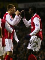 Nicklas Bendtner og Emmanuel Adebayor har tidligere haft sammenstød på banen. Her i forbindelse med kampen mod Tottenham i januar. 
