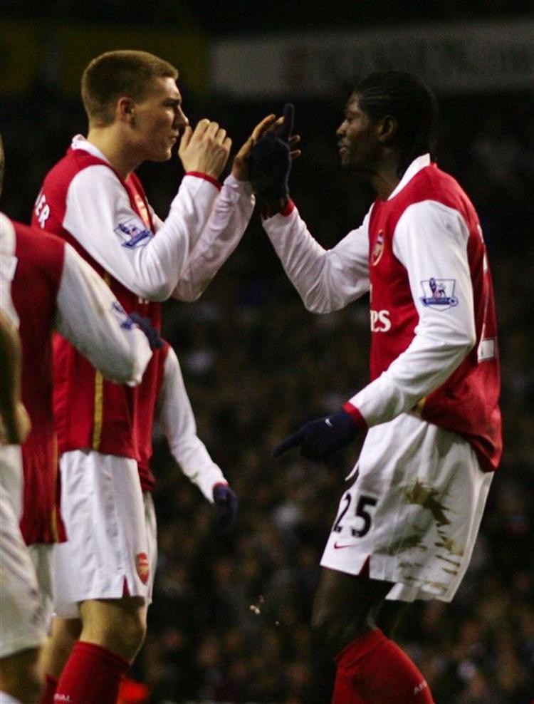 Nicklas Bendtner og Emmanuel Adebayor har tidligere haft sammenstød på banen. Her i forbindelse med kampen mod Tottenham i januar. 