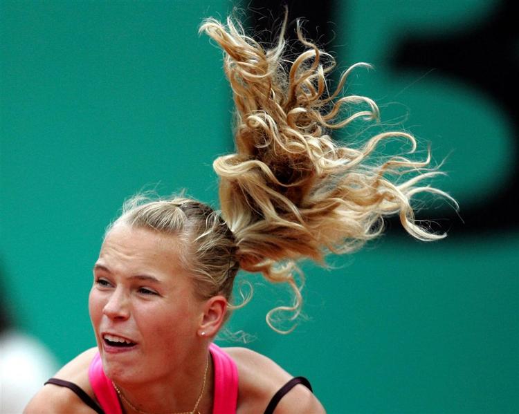 Caroline Wozniacki har et godt tag på top-10-spilleren Marion Bartoli. I Miami fik franskmanden kun fire partier. 
