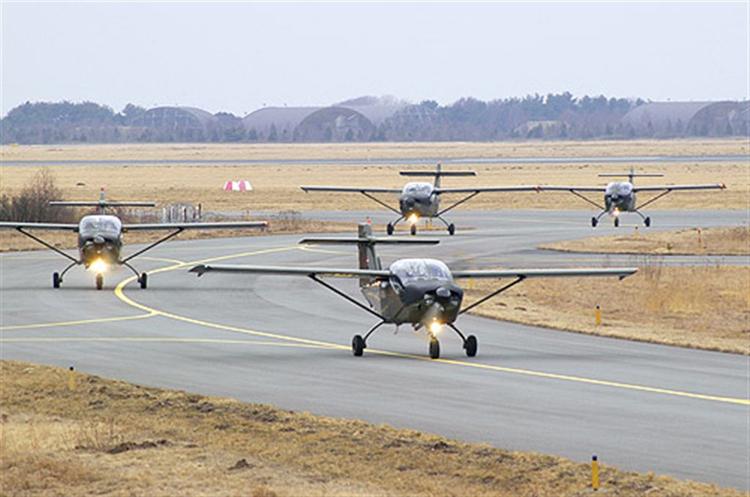 Det er et fly af denne type, T-17, der ramte og sårede en tilskuer, da det kørte på landjorden på flyvepladsen i Karup. Foto: Flyvertaktisk Kommando 