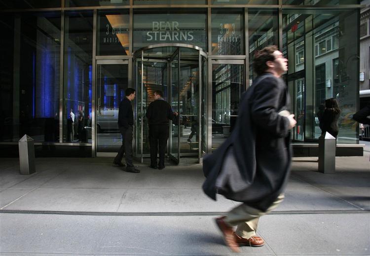 Krakket i banken Bear Stearns medfører nu, at myndighederne i USA strammer kontrollen med finanssektoren. 