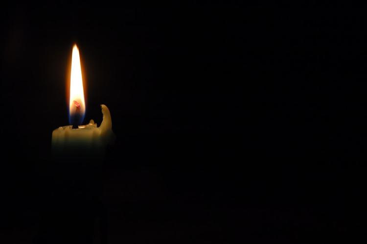 Lige nu slukkes lysene rundt omkring i landet. Politikens læsere, som tidligere har været lidt skeptiske, vil også være med i det globale Earth Hour-initiativ. 