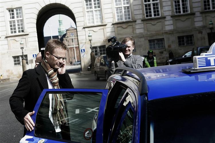 Jeppe Kofod forlader Socialdemokraternes gruppemøde på Christiansborg i sidste uge. 