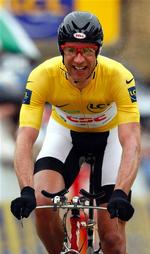 Jens Voigt ruller i mål efter dagens enkeltetape i Criterium International. 