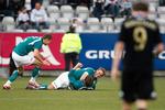 Mens det hele så grønt ud. Søren Ulrik Vestergaard (nederst) har bragt Viborg foran 1-0. 