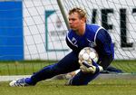 Peter Neuer stod en brandkamp, da Schalke 04 kvalificerede sig til kvartfinalen ved at vinde straffesparkskonkurrencen i kølvandet på 1-0-nederlaget mod FC Porto. 