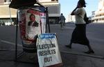 Borgerne i Zimbabwe mangler fortsat svar på om vinderen af præsidentvalget hedder Robert Mugabe eller Tsvangirai. 