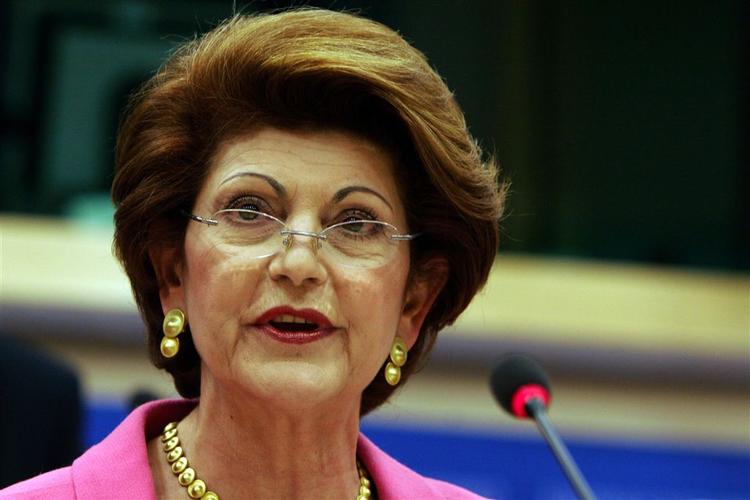 EU's nye sundhedskommissær, Androula Vassilio, var i går til 'eksamen' i Europaparlamentet. Her lovede hun at præsentere et kontroversielt lovforslag om grænseoverskridende sygehusbehandling til juni. 