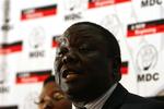 Morgan Tsvangirai - leder af oppostionspartiet MDC - mener, at hans parti har besejret Robert Mugabe i Zimbabwe. 