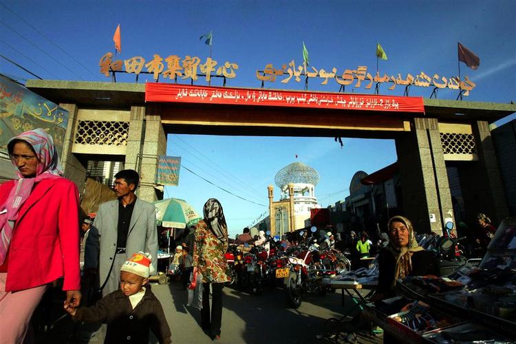 Et anderledes Kina. Den vestlige Xinjiang-provins rummer et stort muslimsk befolkningselement, uighurerne. 
