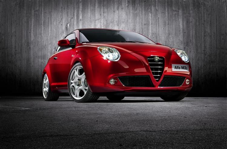 Alfa MiTo er bygget på teknik fra Fiat Grande Punto. Den bliver dog noget dyrere, og hovedkonkurrengten må anses for at være Mini. 