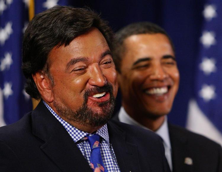 Guvernør Bill Richardson (tv) , da han erklærede sin støtte til Barack Obama (th). 