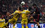 Luca Toni bragte Bayern München på 1-0 med dette hovedstødsmål efter 2 minutter. 