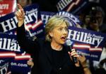 Trængt Clinton udskifter sin kampagnechef