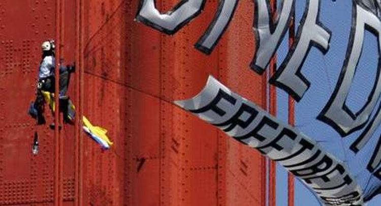 Demonstration på Golden Gate i San Francisco mod det olymoiske fakkeltog 