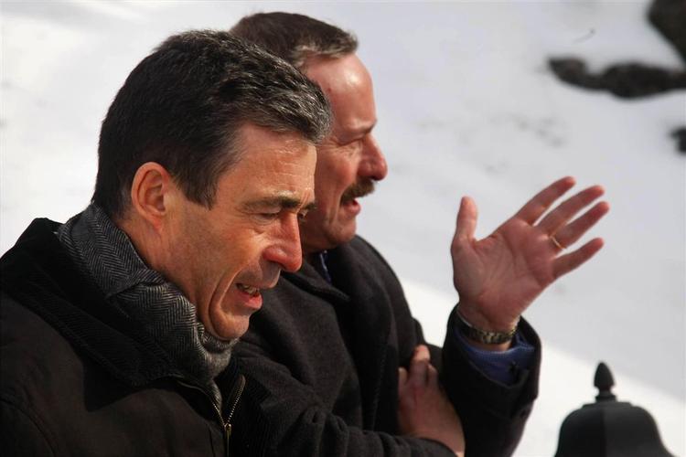 Tirsdag var Anders Fogh Rasmussen i Sverige. Mandag (billedet) i Finland. 