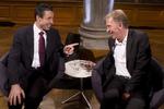 Villy Søvndal har været med i alle årene sammen med Fogh. Derfor er han inviteret, lyder det fra Venstre, der afviser, at der er drilleri i den manglende invitation til Thorning-Schmidt. 