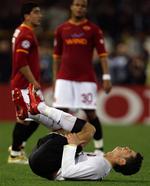Roma-spillerne havde svært ved at stoppe Cristiano med regulære midler i 2-0-nederlaget sidste tirsdag. 