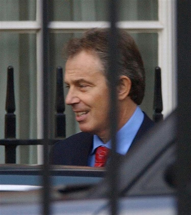 Tony Blair skulle ikke have stoppet efterforskning af stor bestikkelsessag, mener den engelske højesteret. 