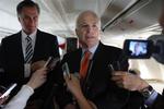 Er dette den nye konstellation: Mitt Romney bag John McCain? 