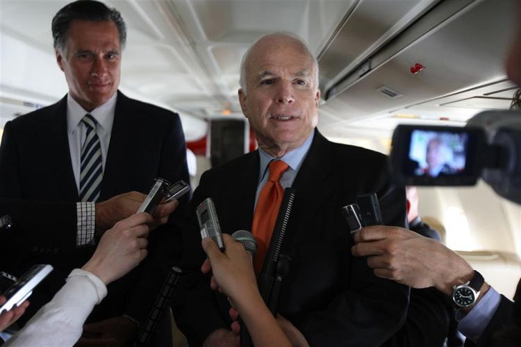 Er dette den nye konstellation: Mitt Romney bag John McCain? 