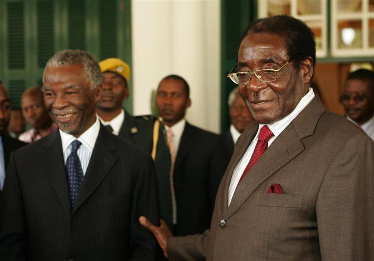 Zimbabwes præsident Robert Mugabe havde i dag besøg af Sydafrikas præsident Thabo Mbeki i Harare. 