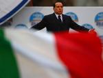»Jeg vil omgående tage fat om affaldsproblemerne og Alitalia«, sagde Berlusconi i sin første erklæring efter sejren. 