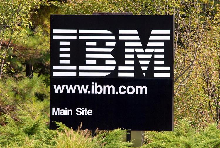 De store virksomheder dropper IBM og laver deres egne it-løsninger. 