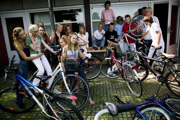 Skoleelevers opførsel får lærerne til at overveje at forlade jobbet. Her er det en gruppe tilfældige skoleelever fra Nivå. Arkivfoto 