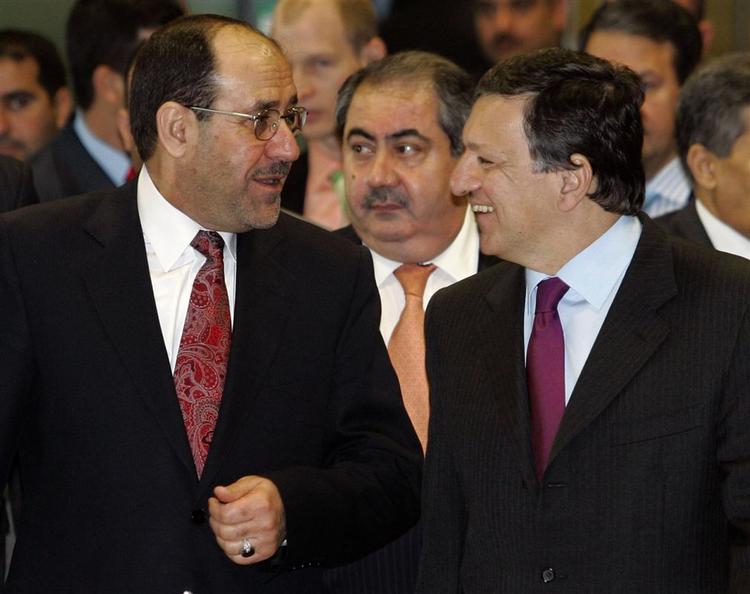 Iraks premierminister Nouri al-Maliki (tv) besøgte i dag for første gang Bruxelles og EU. 