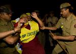 Den olympiske flamme vil blive beskyttet af 15.000 politifolk under sin rute gennem den indiske hovedstad Delhi. 