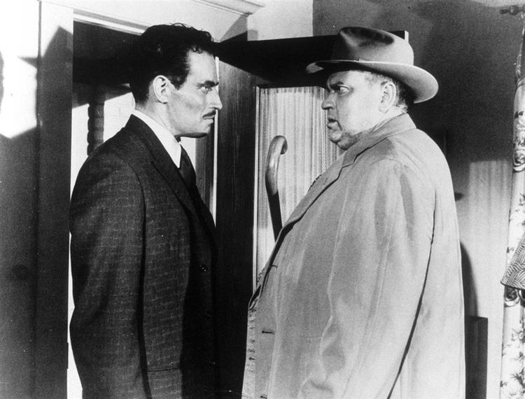 Charlton Heston som mexicaner og Orson Welles i sidstnævntes film fra 1958. Foto fra filmen. 