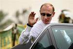 Den russiske præsident afviser rygter om, at han vil skilles fra sin kone og gifte sig med en noget yngre model. 