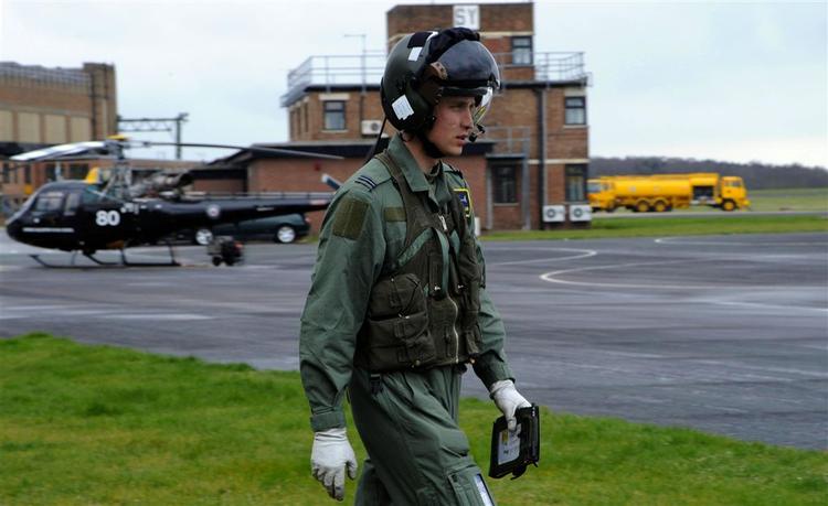 Prins William under flyvetræning på Royal Air Force i Shawbury i februar. 