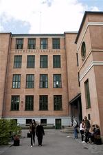 Metropolitanskolen i København skl måske fremover holde til i Københanvs Universitets bygninger. 