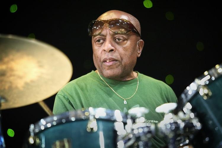 Roy Haynes under en prøve før en koncert i Glassalen i Tivoli i 2005. En koncert, der viste Haynes' evne  til at anspore sine medspillere. 