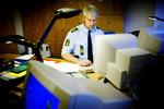 Socialdemokraternes forslag om at bruge flere HK'ere til f.eks. at lave vagtplaner for politiet bliver støttet af Dansk Folkeparti. Arkivfoto: Thomas Borberg 