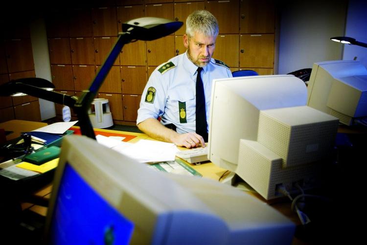 Socialdemokraternes forslag om at bruge flere HK'ere til f.eks. at lave vagtplaner for politiet bliver støttet af Dansk Folkeparti. Arkivfoto: Thomas Borberg 
