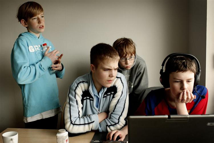 Arto bliver belønnet for sine retnigslinjer for unge chattere. Her er det et arkivfoto fra Atheneskolen i Søborg. 