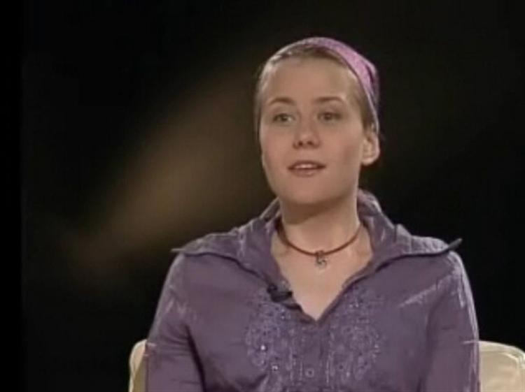 Den på det tidspunkt 18-årige Natascha Kampusch fortæller om otte år som fange i en udsendelse på østrigsk tv 6. september 2006. Arkivfoto. 