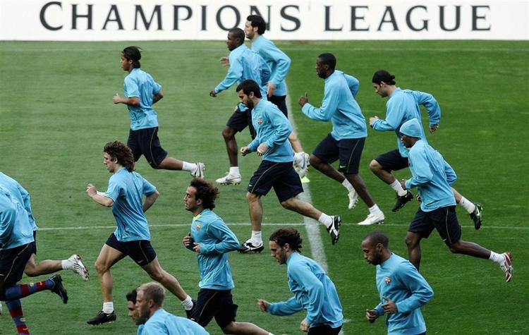 Barcelonaspillerne ved gårsdagens træning på Camp Nou. 