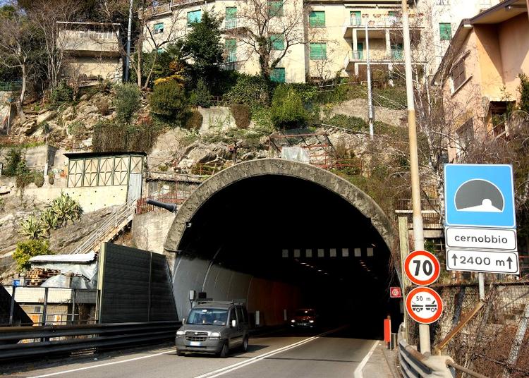 Kør forsigtigt! Cernobbio-tunnellen ved Comosøen i Italien er udnævnt til europas mest usikre tunnel. 