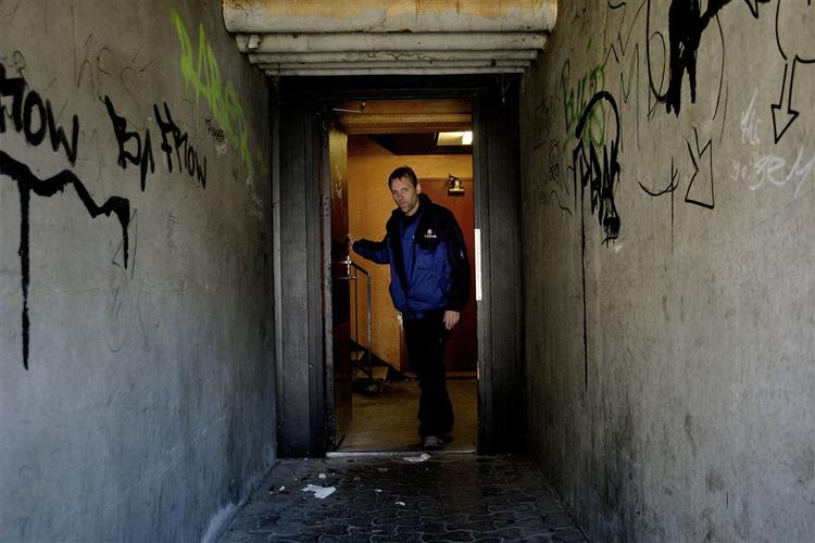 Vicevært Bent Dam blev i februar truet med en paraply af en sur beboer. 