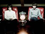 Det er muligt, at The Last Shadow Puppets er tænkt som et frikvarter i skolen for kærlig kitsch, men man kan med sindsro tage albummet for pålydende som en af dette års indtil videre mest opløftende oplevelser. 