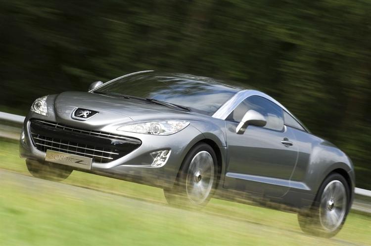 Lav, bred og sikkert hurtig. Peugeot RC-Z kommer på markedet i foråret 2010. 