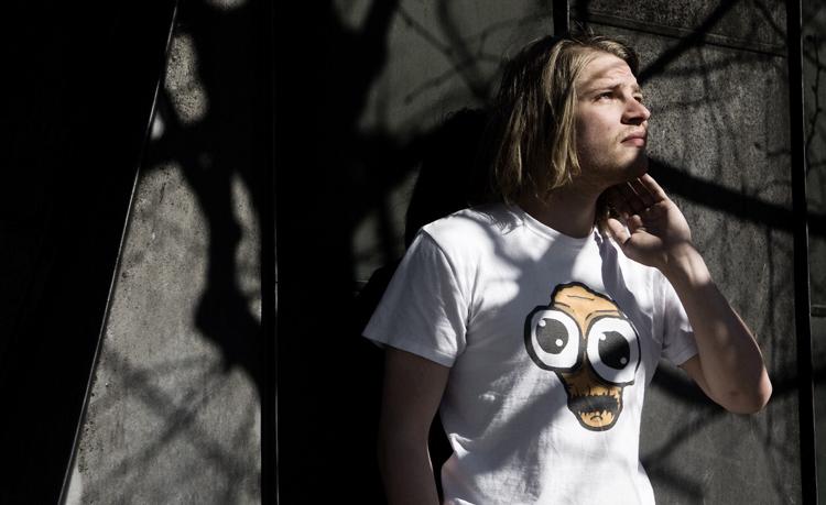 »Der sker så mange ting rundt omkring i byen, hvor man er tilskuer. Her kan folk selv være med til at skabe arrangementet«, siger Mark Holm, der på Facebook har taget initiativ til en folkefest i Kongens Have. 